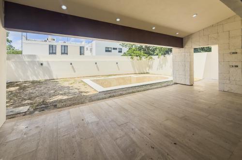 2034-55154-_Casa-en-venta-ubicada-en-Cholul-de-4-habitaciones-alberca-en-privada_(17).jpg