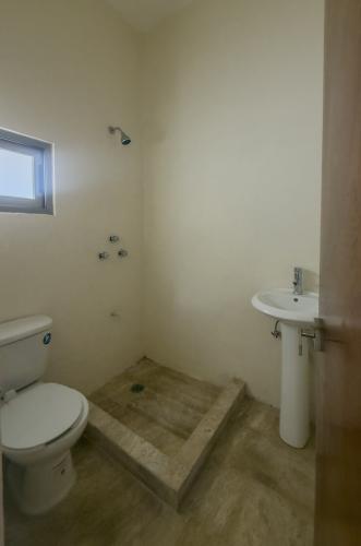 2034-55179-_Casa-en-venta-ubicada-en-Cholul-de-4-habitaciones-alberca-en-privada_(42).jpg