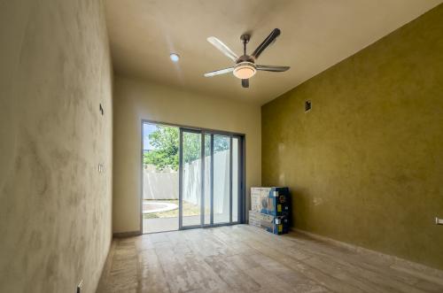 2034-55180-_Casa-en-venta-ubicada-en-Cholul-de-4-habitaciones-alberca-en-privada_(43).jpg