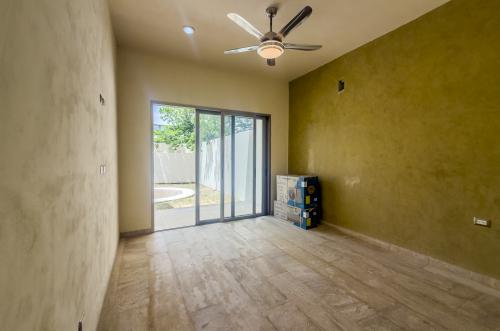 2034-55181-_Casa-en-venta-ubicada-en-Cholul-de-4-habitaciones-alberca-en-privada_(44).jpg