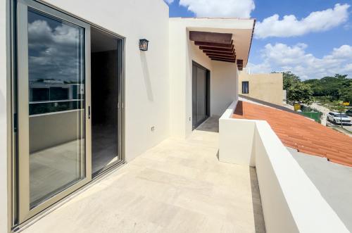 2034-55212-_Casa-en-venta-ubicada-en-Cholul-de-4-habitaciones-alberca-en-privada_(75).jpg