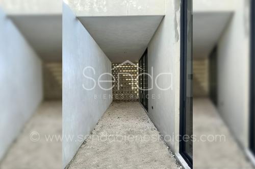 551-25960-Amplio-Townhouse-de-Lujo-con-3-Recamaras-en-Privada-Petra-en-Merida-1.jpg