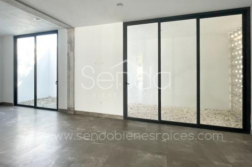 551-25966-Amplio-Townhouse-de-Lujo-con-3-Recamaras-en-Privada-Petra-en-Merida-2.jpg