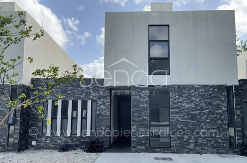 551-25967-Amplio-Townhouse-de-Lujo-con-3-Recamaras-en-Privada-Petra-en-Merida-3.jpg