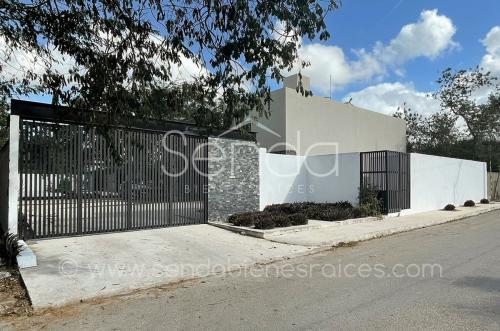 551-25969-Amplio-Townhouse-de-Lujo-con-3-Recamaras-en-Privada-Petra-en-Merida-5.jpg