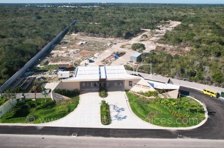 Lote residencial en venta en Campo Magno Merida con Casa Club Exclusiva y Spa