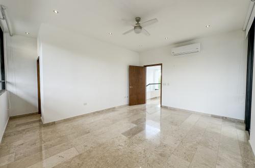 832-49503-Casa-en-venta-en-Compostela-Merida-de-4-habitaciones-con-un-increible-diseno_(45).jpg